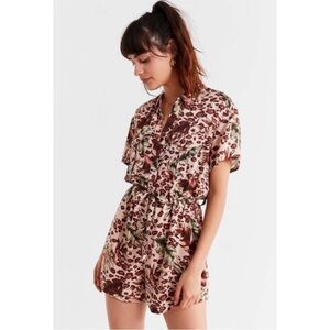 NWT Urban Outfitters Jungle Belted Shirt Romper size large comfy lightweight